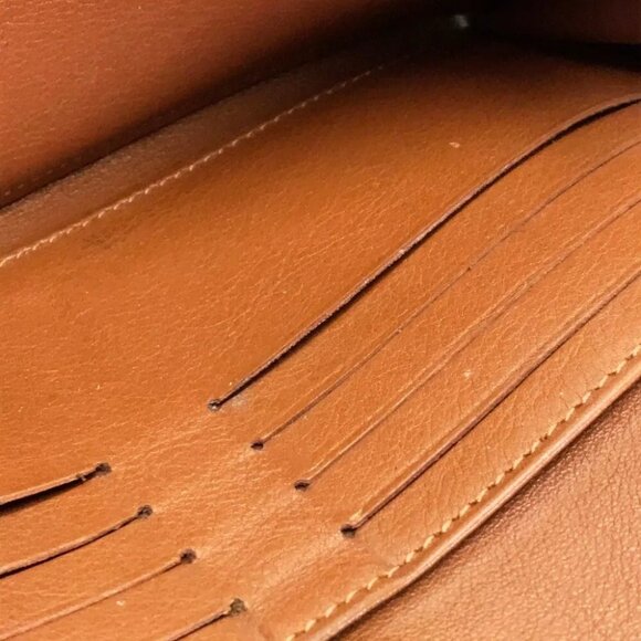 LOUIS VUITTON Mahina Clutch Amelia Bifold Long Wallet - Picture 2 of 10